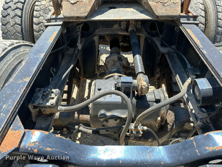 image for item OG9170 1980 Mack RD688S  semi truck