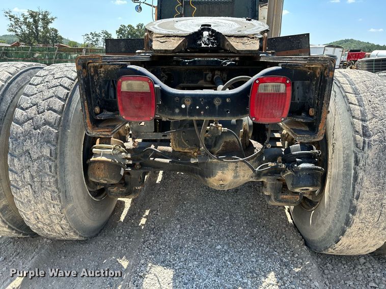 image for item OG9170 1980 Mack RD688S  semi truck