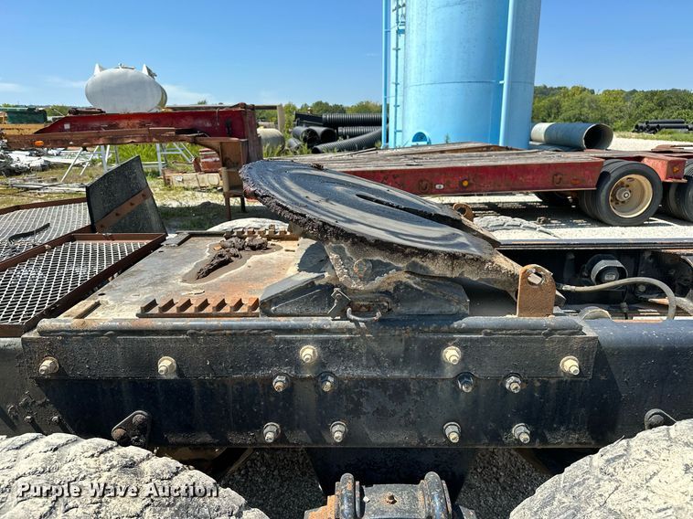 image for item OG9170 1980 Mack RD688S  semi truck