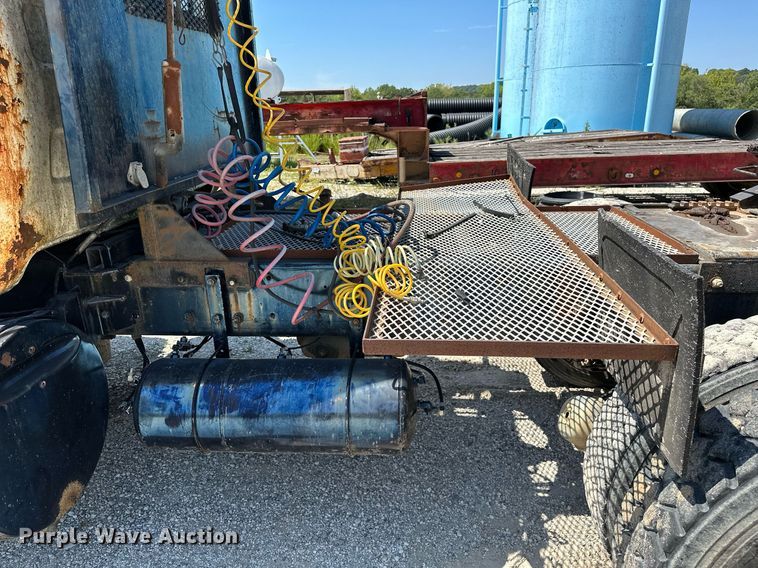 image for item OG9170 1980 Mack RD688S  semi truck