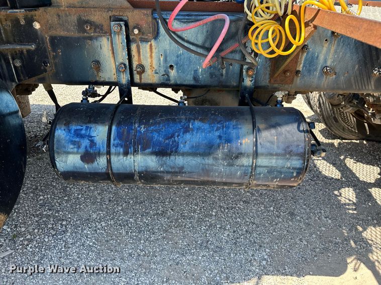 image for item OG9170 1980 Mack RD688S  semi truck