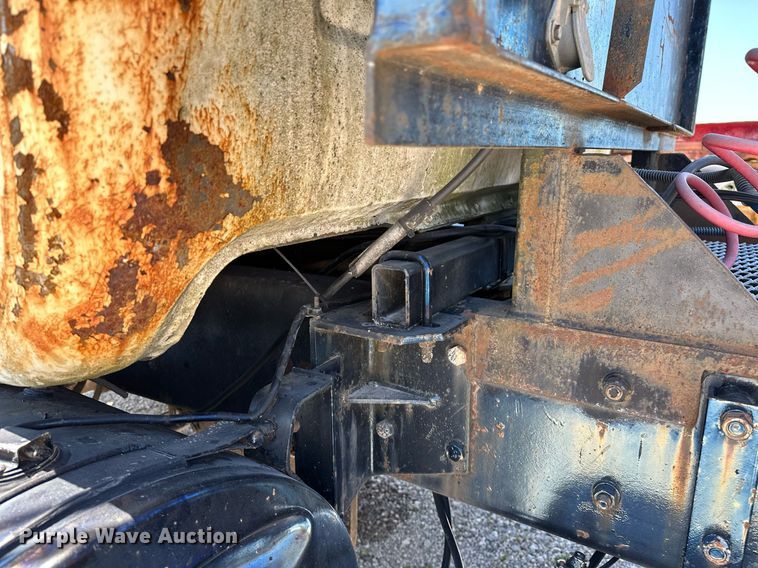 image for item OG9170 1980 Mack RD688S  semi truck