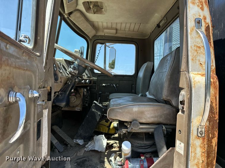 image for item OG9170 1980 Mack RD688S  semi truck