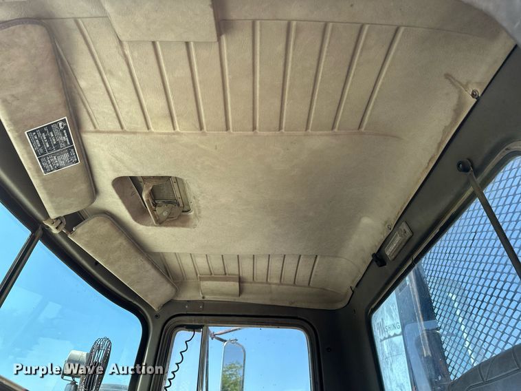 image for item OG9170 1980 Mack RD688S  semi truck