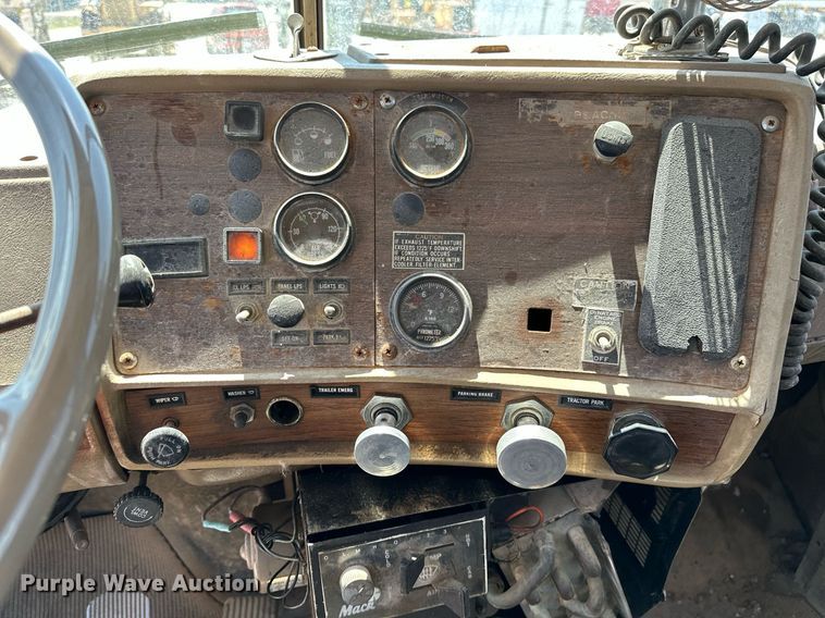 image for item OG9170 1980 Mack RD688S  semi truck