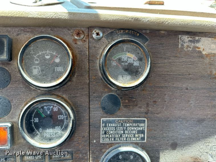 image for item OG9170 1980 Mack RD688S  semi truck