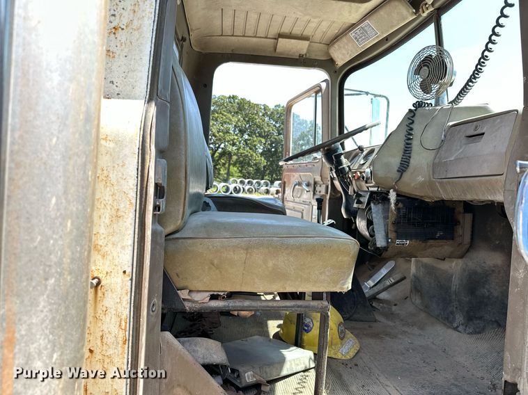 image for item OG9170 1980 Mack RD688S  semi truck