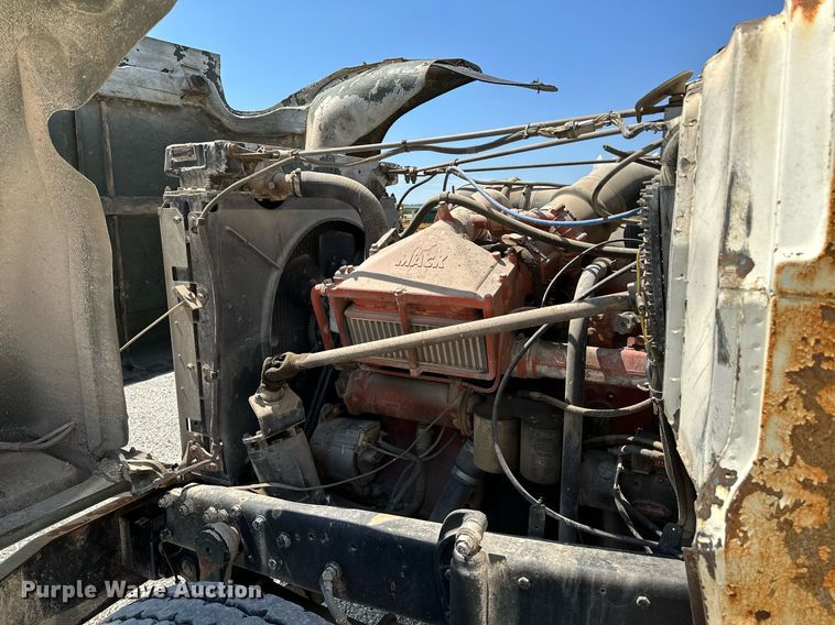 image for item OG9170 1980 Mack RD688S  semi truck