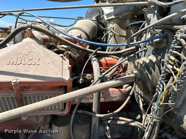 image for item OG9170 1980 Mack RD688S  semi truck