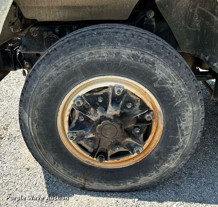 image for item OG9170 1980 Mack RD688S  semi truck