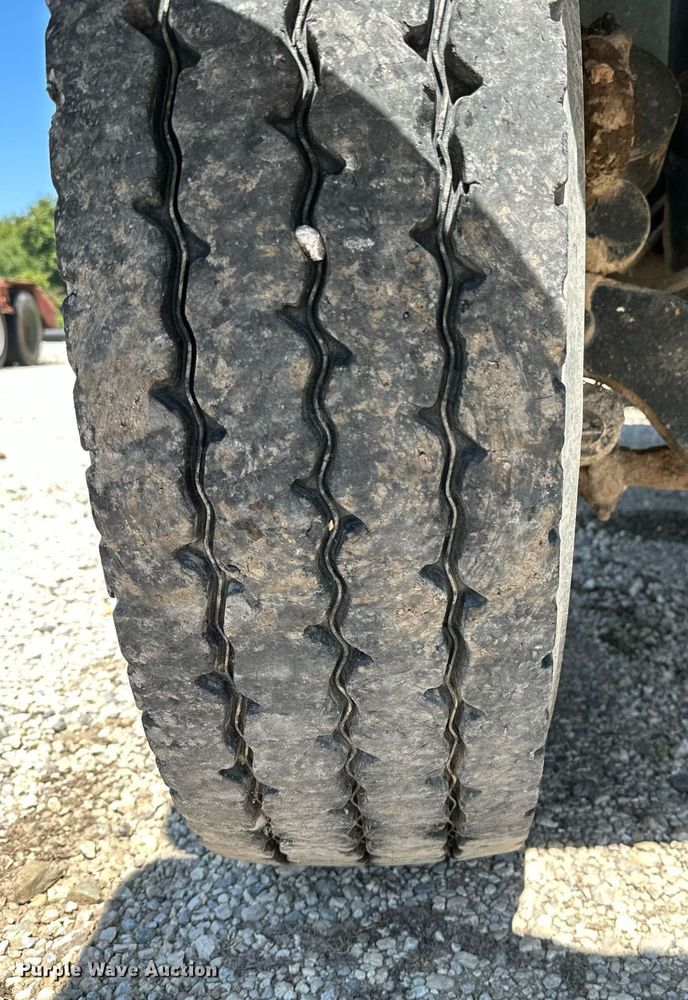 image for item OG9170 1980 Mack RD688S  semi truck