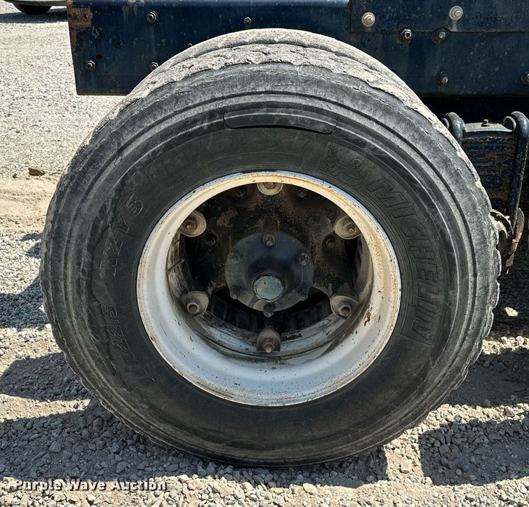 image for item OG9170 1980 Mack RD688S  semi truck