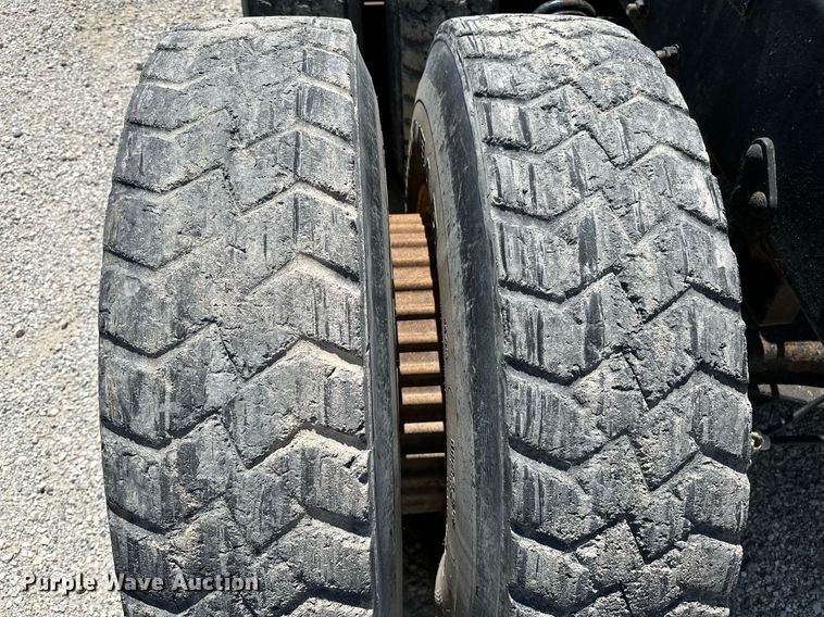 image for item OG9170 1980 Mack RD688S  semi truck