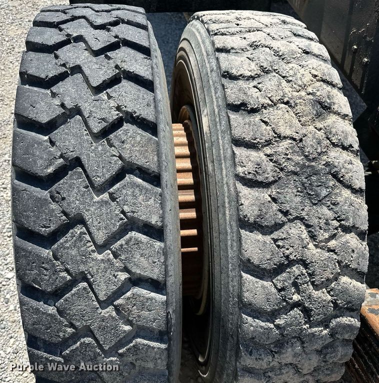 image for item OG9170 1980 Mack RD688S  semi truck