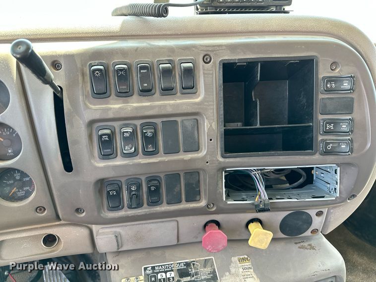 image for item OG9174 2007 Mack  CHN613 dump truck