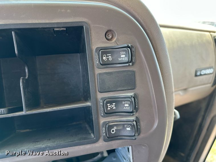 image for item OG9174 2007 Mack  CHN613 dump truck