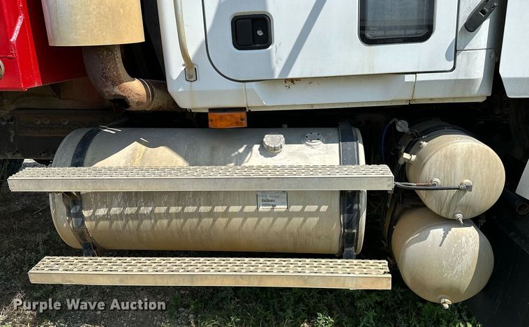 image for item OG9174 2007 Mack  CHN613 dump truck