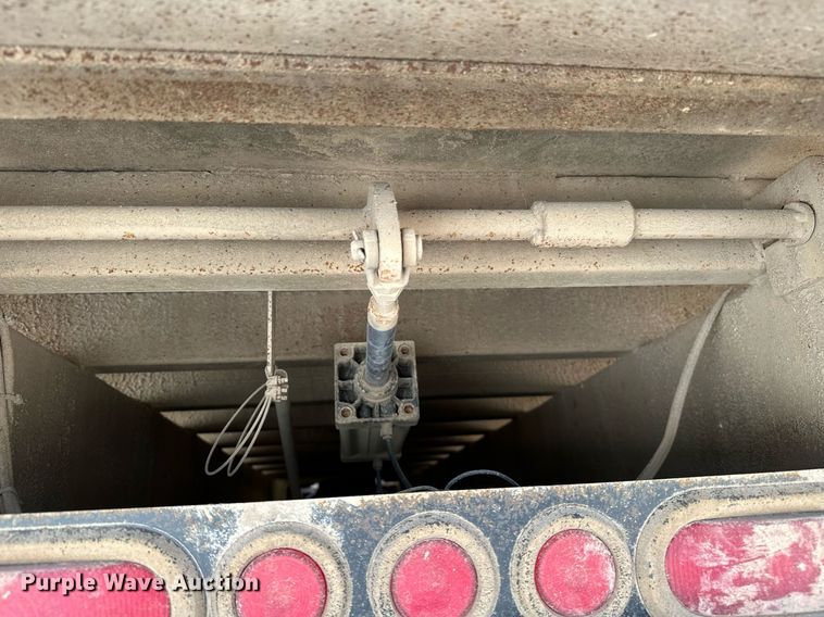 image for item OG9174 2007 Mack  CHN613 dump truck