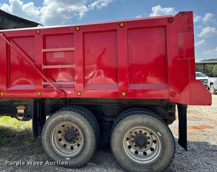 image for item OG9174 2007 Mack  CHN613 dump truck