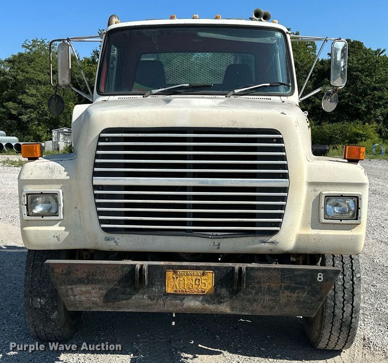 image for item OG9175 1987 Ford LT9000  semi truck