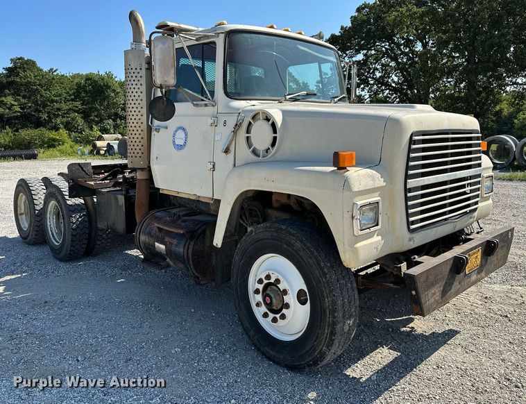 image for item OG9175 1987 Ford LT9000  semi truck