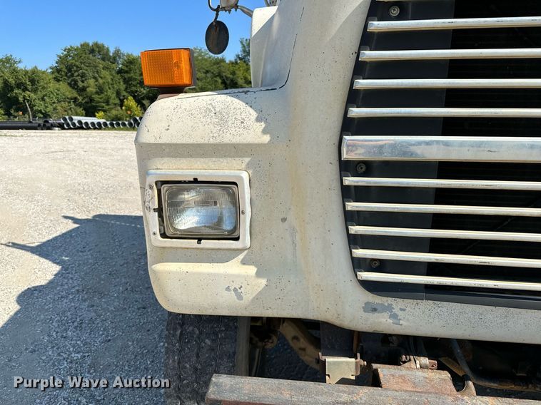 image for item OG9175 1987 Ford LT9000  semi truck