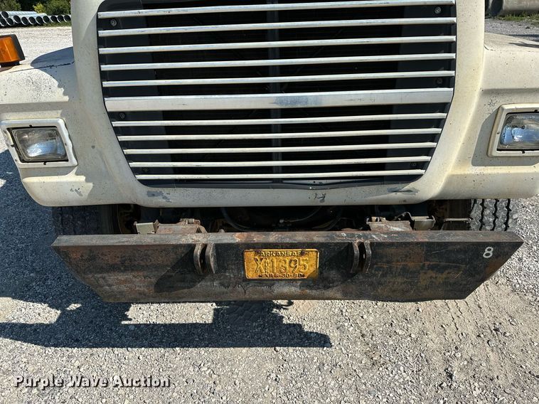 image for item OG9175 1987 Ford LT9000  semi truck