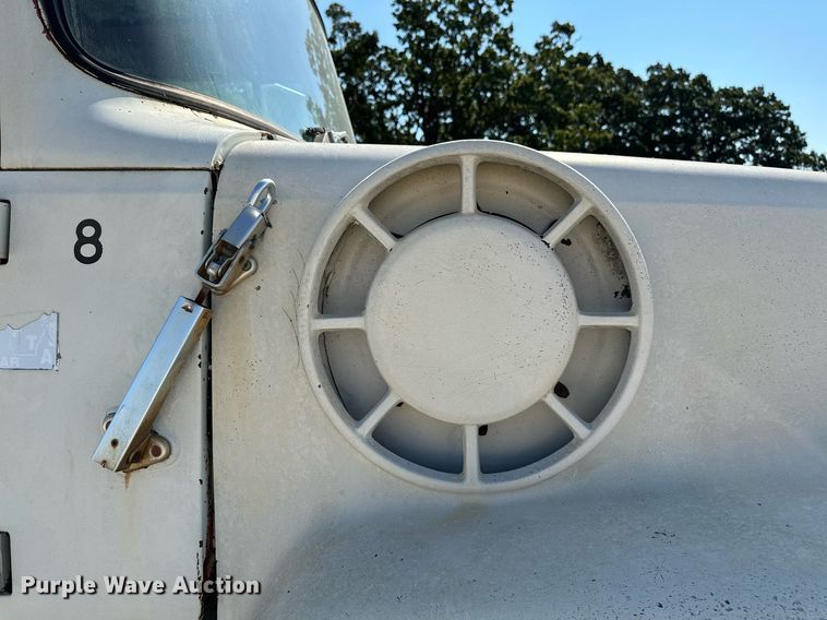 image for item OG9175 1987 Ford LT9000  semi truck