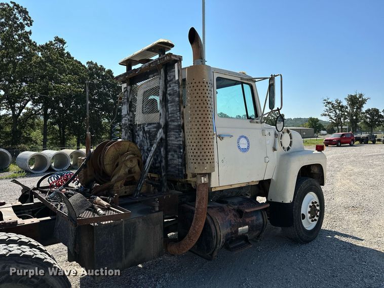 image for item OG9175 1987 Ford LT9000  semi truck