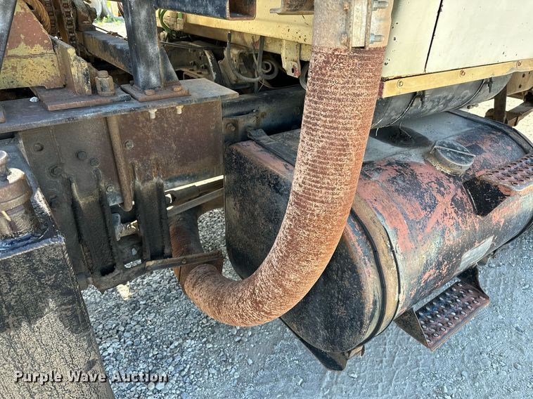 image for item OG9175 1987 Ford LT9000  semi truck