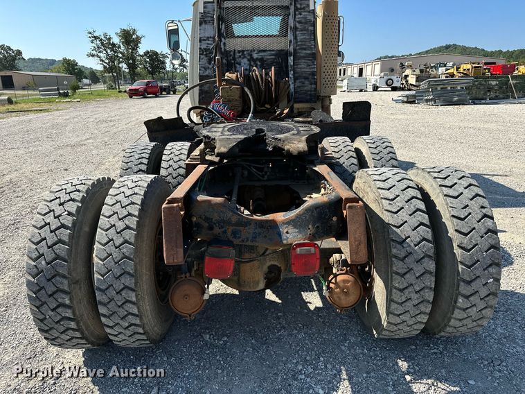 image for item OG9175 1987 Ford LT9000  semi truck