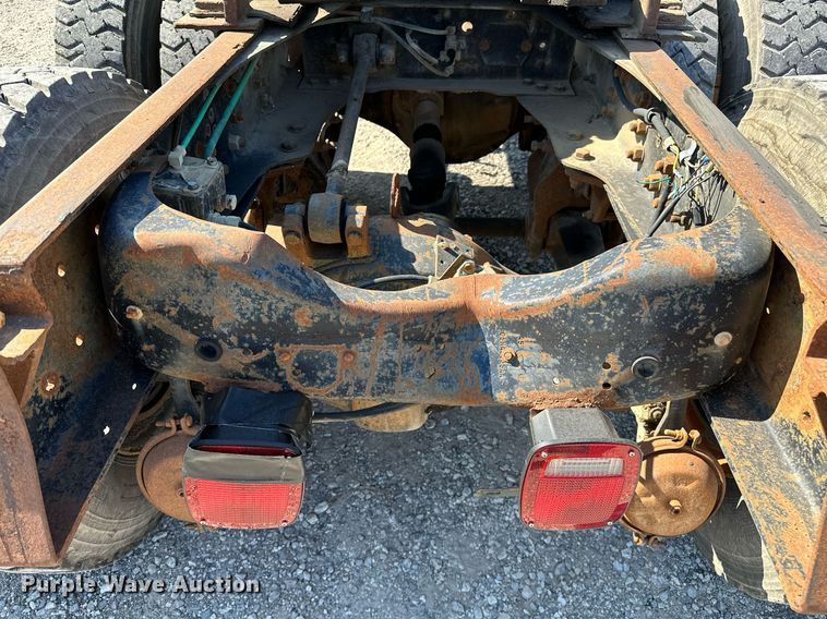 image for item OG9175 1987 Ford LT9000  semi truck