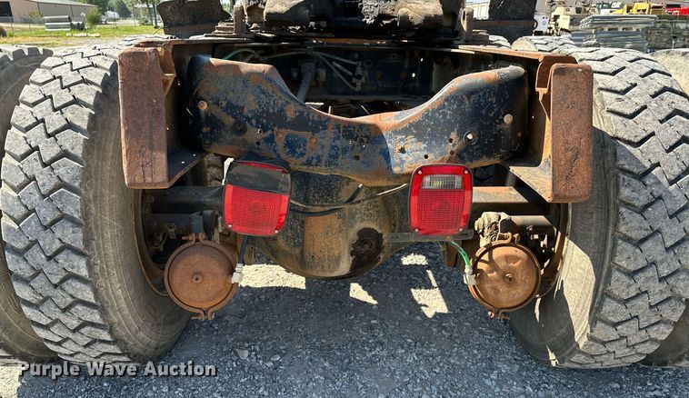 image for item OG9175 1987 Ford LT9000  semi truck