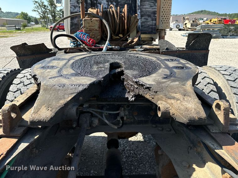 image for item OG9175 1987 Ford LT9000  semi truck