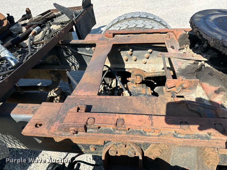 image for item OG9175 1987 Ford LT9000  semi truck