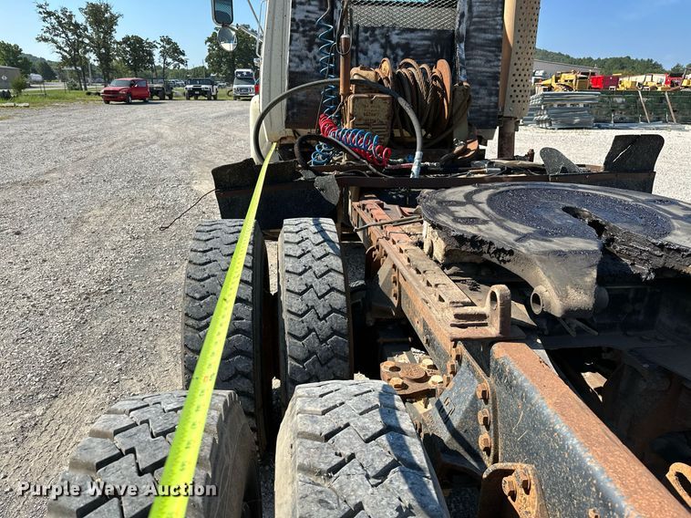 image for item OG9175 1987 Ford LT9000  semi truck