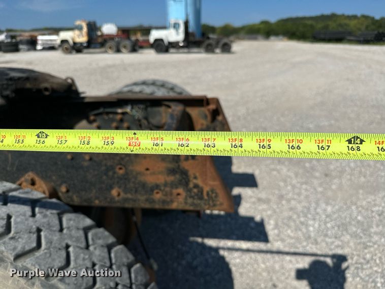 image for item OG9175 1987 Ford LT9000  semi truck