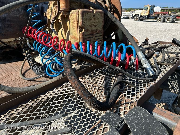 image for item OG9175 1987 Ford LT9000  semi truck