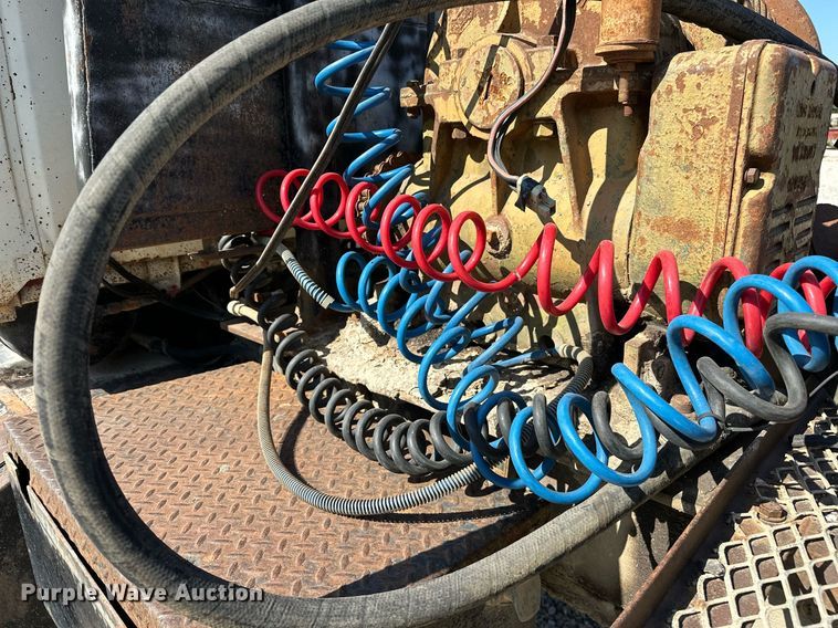 image for item OG9175 1987 Ford LT9000  semi truck