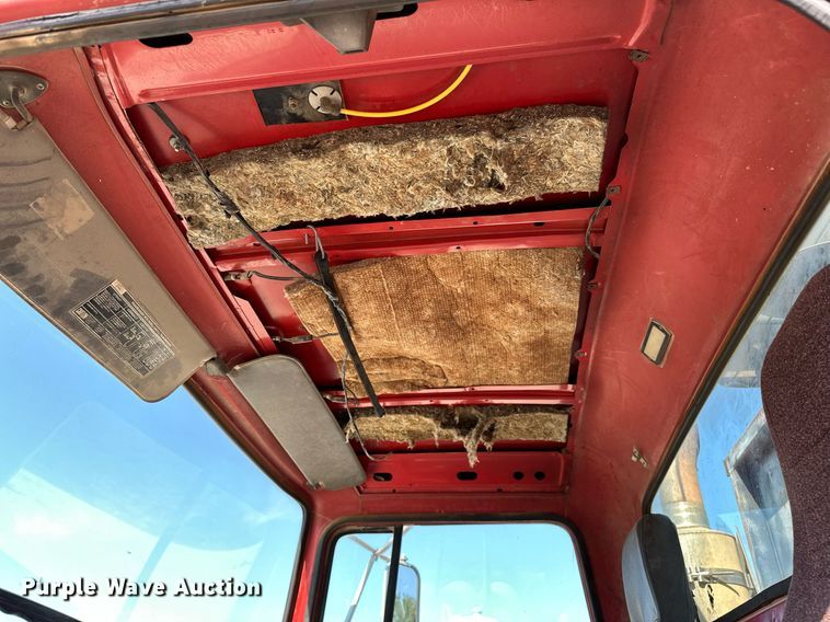 image for item OG9175 1987 Ford LT9000  semi truck