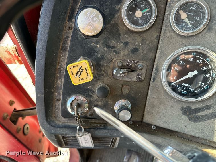 image for item OG9175 1987 Ford LT9000  semi truck