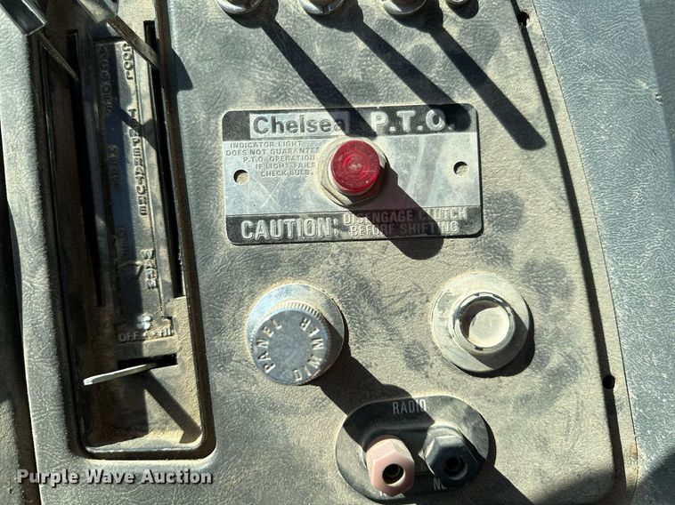 image for item OG9175 1987 Ford LT9000  semi truck