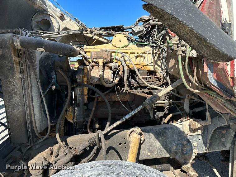 image for item OG9175 1987 Ford LT9000  semi truck