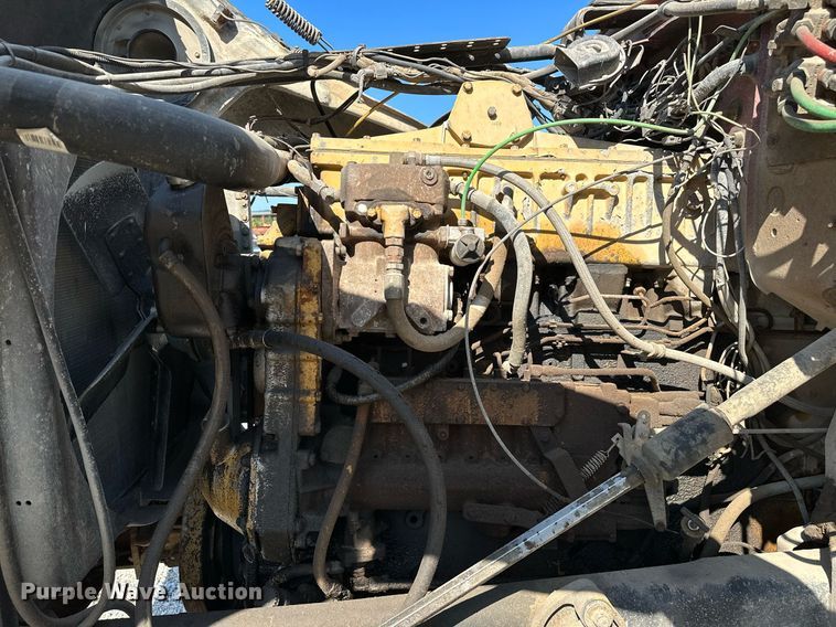 image for item OG9175 1987 Ford LT9000  semi truck