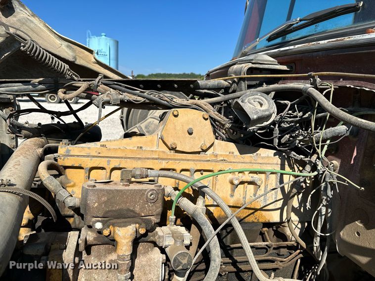 image for item OG9175 1987 Ford LT9000  semi truck