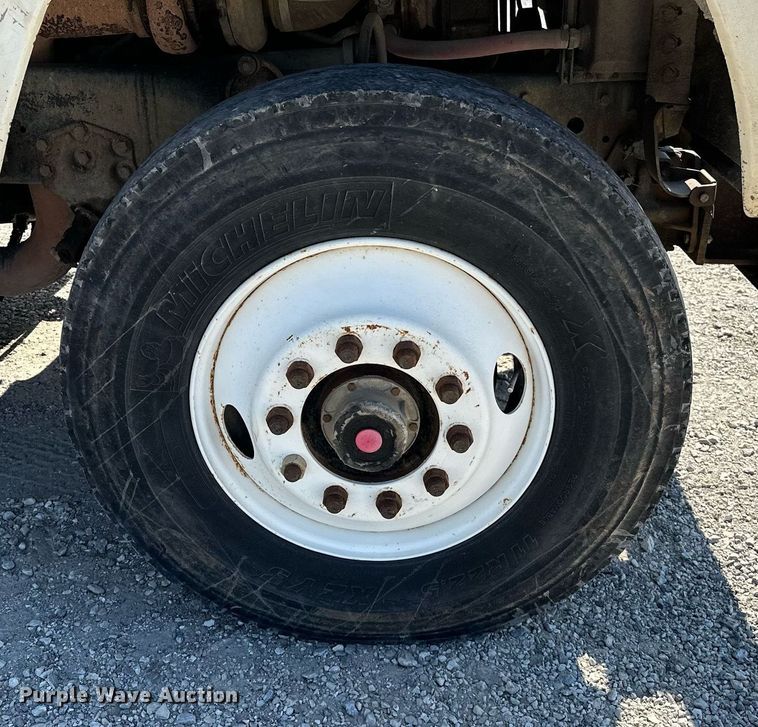 image for item OG9175 1987 Ford LT9000  semi truck