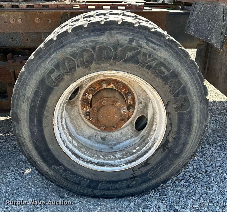 image for item OG9175 1987 Ford LT9000  semi truck