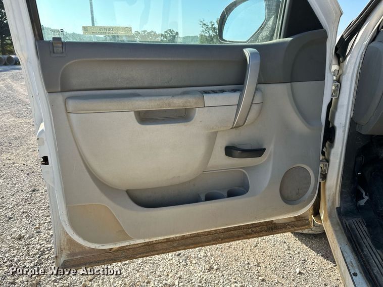 image for item OG9176 2010 Chevrolet Silverado 1500  Ext. Cab pickup truck