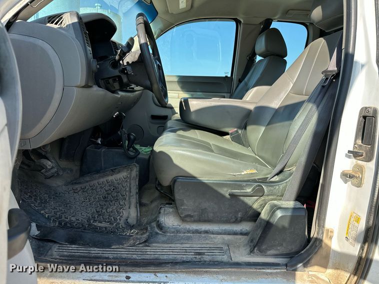 image for item OG9176 2010 Chevrolet Silverado 1500  Ext. Cab pickup truck