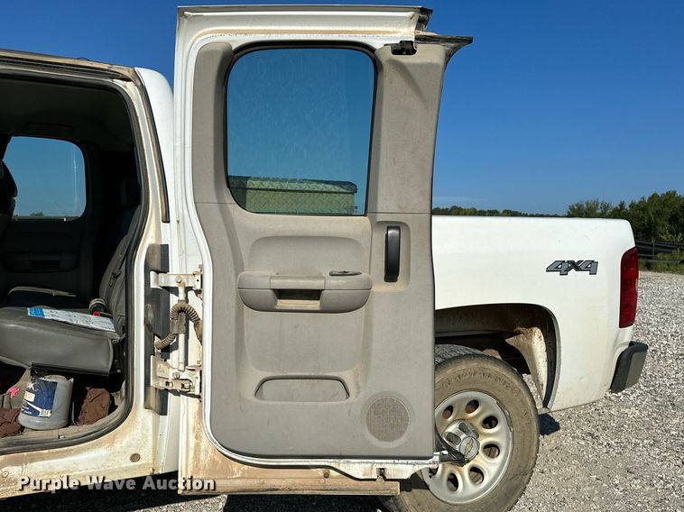 image for item OG9176 2010 Chevrolet Silverado 1500  Ext. Cab pickup truck